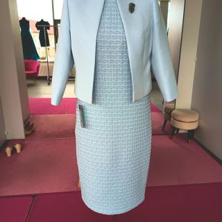 😍 Kostýmy pre svadobnú mamu a hostí 😍 https://www.glossy.sk/saty-pre-svadobne-mamy/